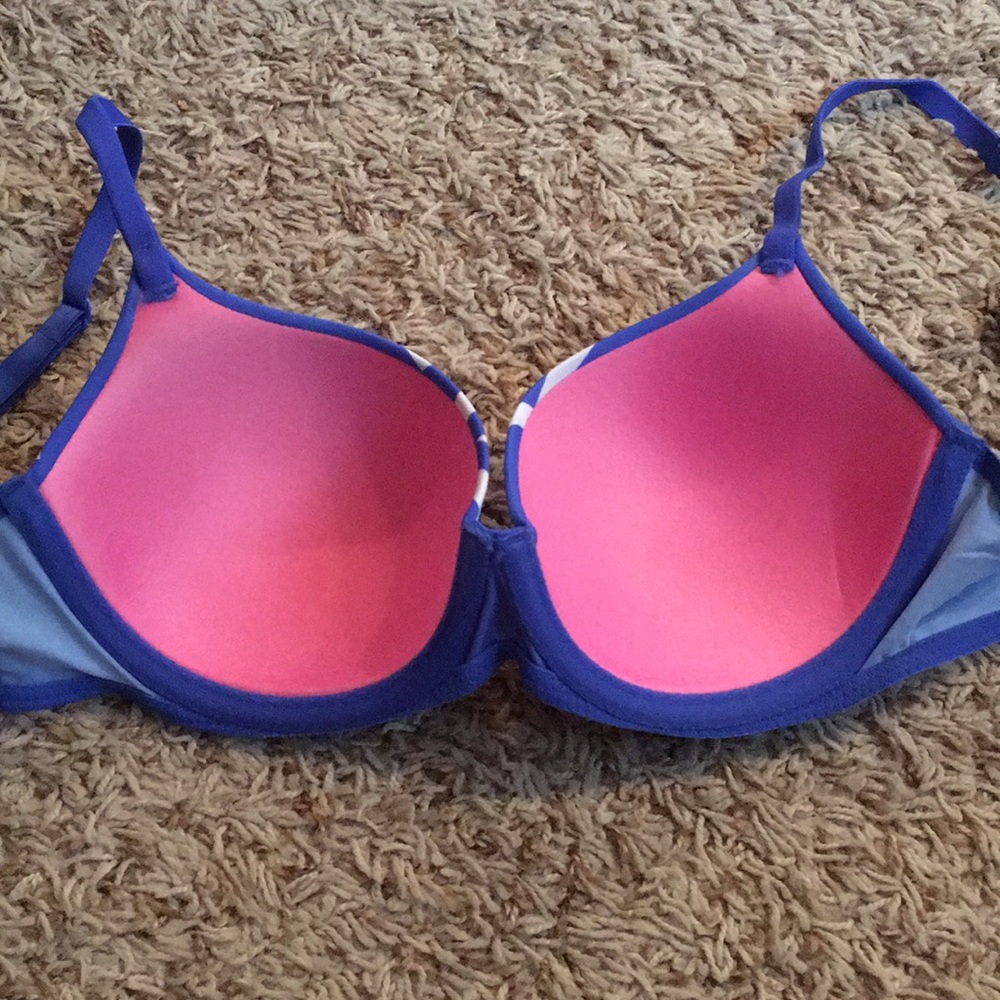 PINK vs bra! - Picture 4 of 5